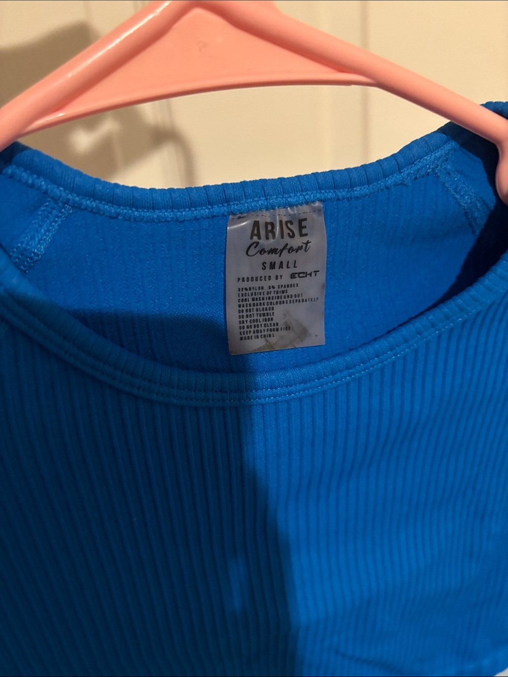ECHT Cobalt Blue Ribbed Workout Crop Top - Picture 2 of 3